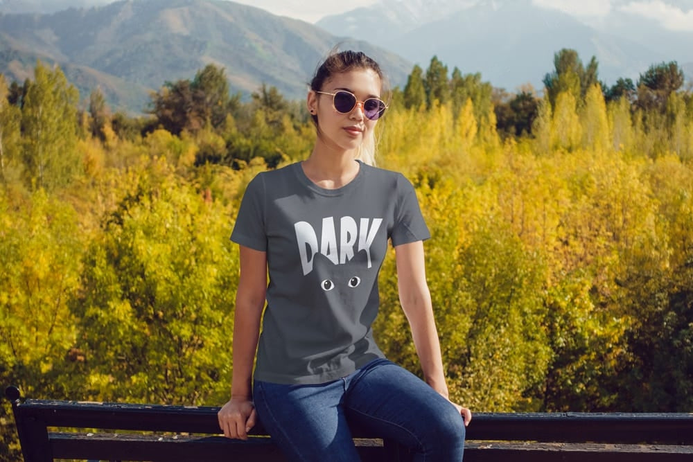 WOMEN'S CLASSIC CAT EYE TSHIRT